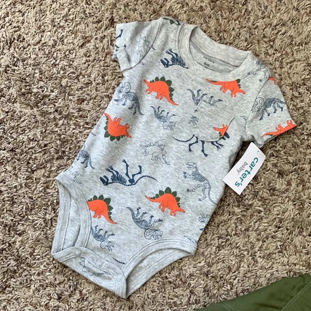 Carter’s 2-Piece Dinosaur Outfit